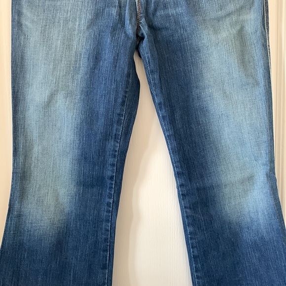 GAP Ultra Low Rise Bootcut Jeans Size 4 Ankle - Picture 3 of 15